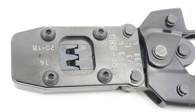 YRF-880